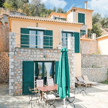 빌라 In Near Kissakas *