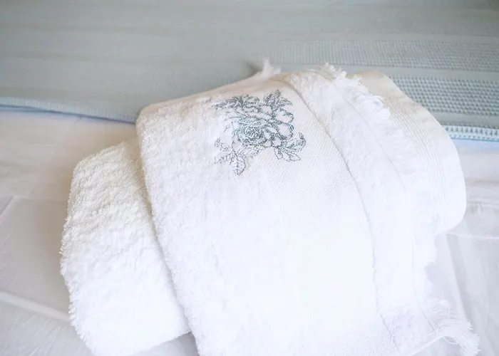 In Near Kissakas * Pera Melana