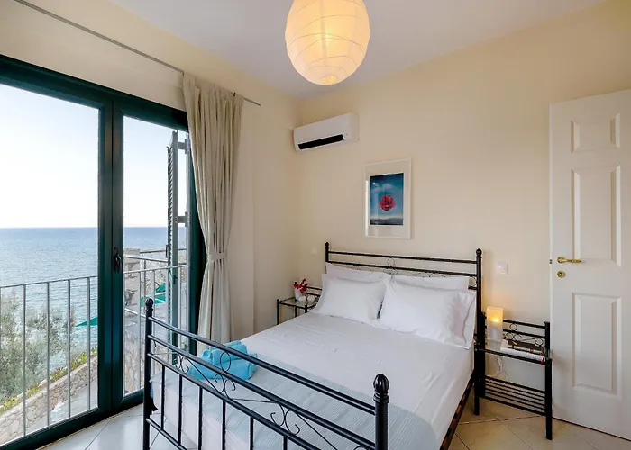 In Near Kissakas 빌라 Pera Melana